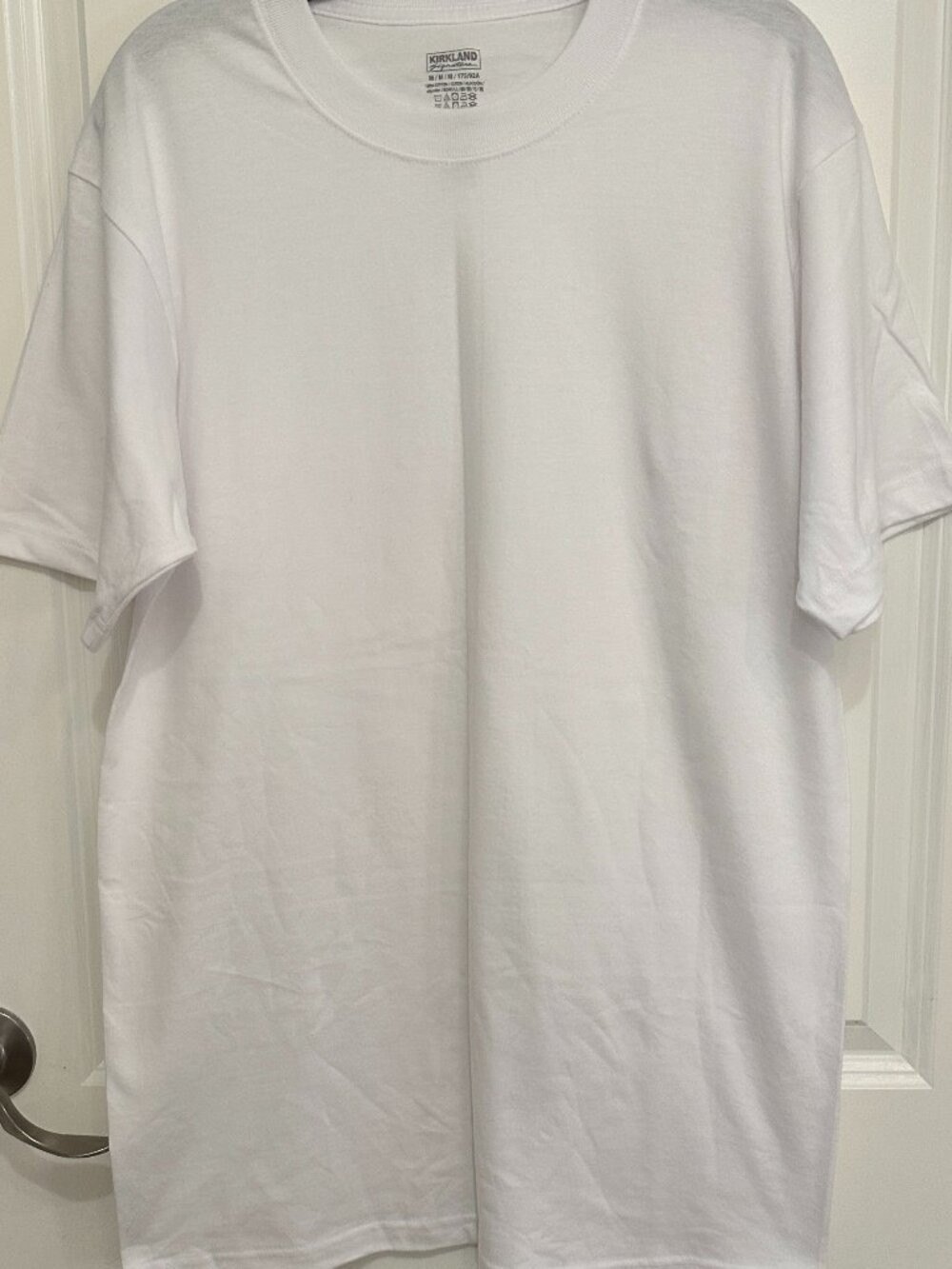Kirkland Signature Men's 100% Cotton T Shirt Crew neck Size M NWOT